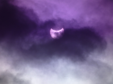 Затмение Солнца в Кременчуге - присылайте свои фото и видео