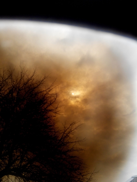 Затмение Солнца в Кременчуге - присылайте свои фото и видео