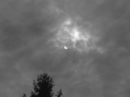 Затмение Солнца в Кременчуге - присылайте свои фото и видео