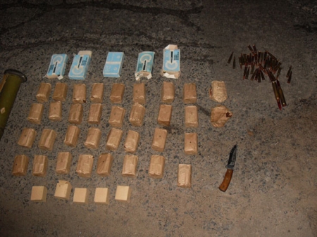 В Миргороде ГАИ остановила машину с гранатомётом, автоматом и более тысячи патронов