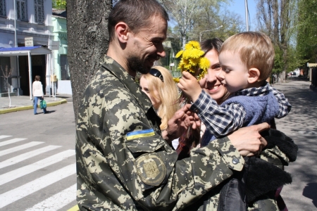 В Кременчуг вернулись милиционеры, несшие службу на блокпостах на Донбассе