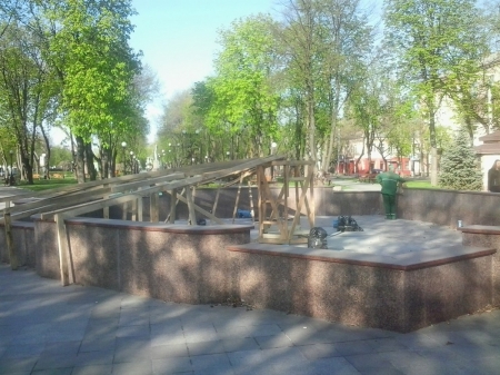 В Кременчуге готовят к включению фонтан в сквере Бабаева