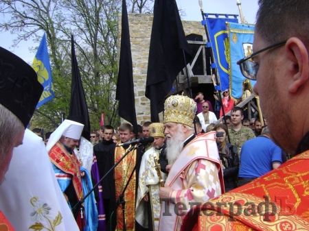 Холодний Яр: тепер з козацькими прапорами йтимуть у бій воїни АТО