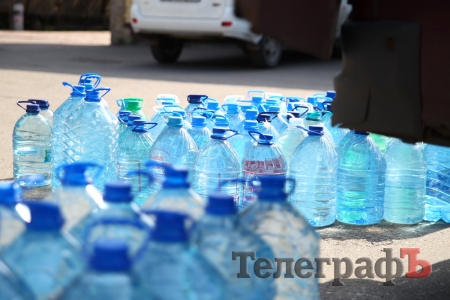 «Мы еще не знаем, что в коробках, но у всех слезы на глазах...»