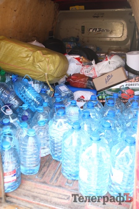 «Мы еще не знаем, что в коробках, но у всех слезы на глазах...»