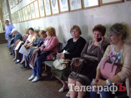 В ЦПАУ в Кременчуге снова огромная очередь