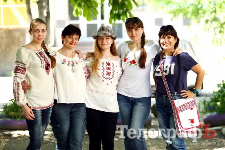 Как кременчужане День вышиванки отмечали