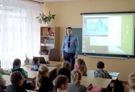 Юных кременчужан учат смотреть под ноги