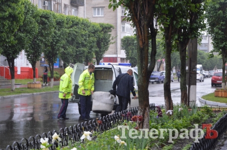 В центре Кременчуга милиция оцепила пятиэтажку из-за подозрительного пакета