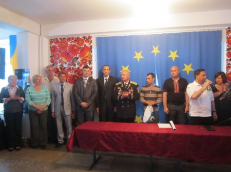 Для кременчугских школьников прозвучал "последний" звонок. Присылайте фото!!!