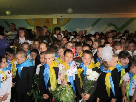 Для кременчугских школьников прозвучал "последний" звонок. Присылайте фото!!!
