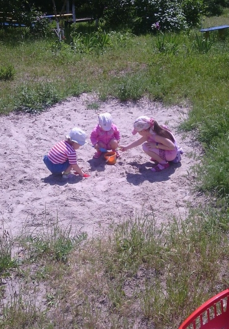 Кременчужане просят "хоть немножко песочка в песочницу"