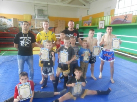 Кременчуцькі кікбоксери виступили на чемпіонаті області Кременчуцькі кікбоксери виступили на чемпіонаті області