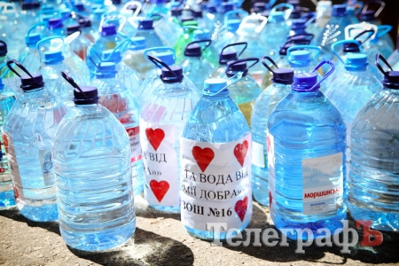 Две тонны воды для бойцов АТО Две тонны воды для бойцов АТО
