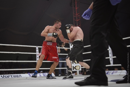 Кременчуцький боксер Сергій Радченко здобув третю перемогу на профі-ринзі