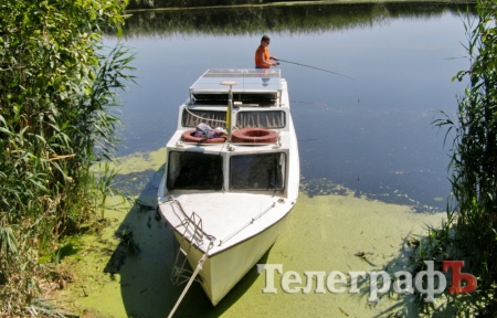 В Кременчуге обнаружен еще один катер на солнечных батареях