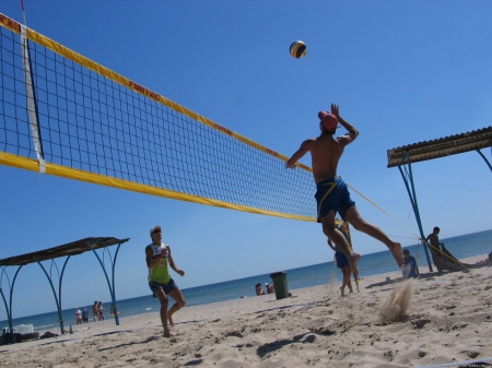 4-5 липня. Відкритий чемпіонат з пляжного волейболу в Кременчуці
