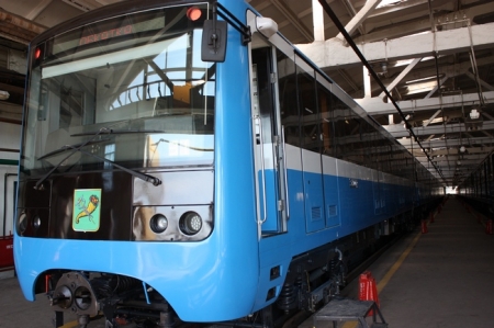 Новенькі крюківські вагони метро будуть їздити підземками Харкова Новенькі крюківські вагони метро будуть їздити підземками Харкова