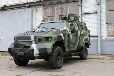 На КрАЗе восстановили Кугуар, попавший под сильный обстрел