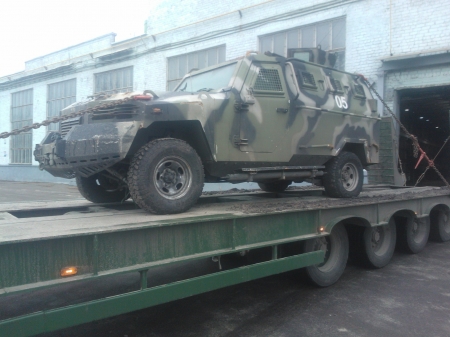 На КрАЗе восстановили Кугуар, попавший под сильный обстрел