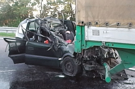 В автокатастрофе на Полтавщине погибла женщина с годовалым ребёнком, ещё трое детей в реанимации