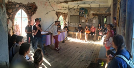 Кінотеатр «Дніпро»: від бруду очистили, що робити далі? Кінотеатр «Дніпро»: від бруду очистили, що робити далі?