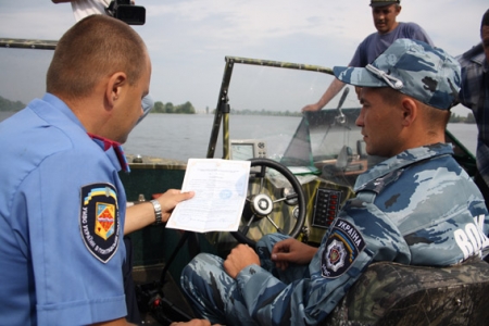 Кременчуцьких річкових міліціянтів нагородили почесними грамотами