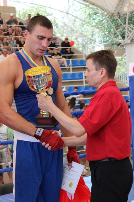 Кременчужанин Віктор Вихрист став «Кращим боксером турніру Трестіна»
