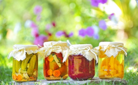 Кременчужанка готова консервировать для военных и днем, и ночью... НУЖНЫ БАНКИ Кременчужанка готова консервировать для военных и днем, и ночью... НУЖНЫ БАНКИ