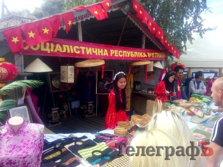 Вьетнамцы покорили ярмаркующих Вьетнамцы покорили ярмаркующих