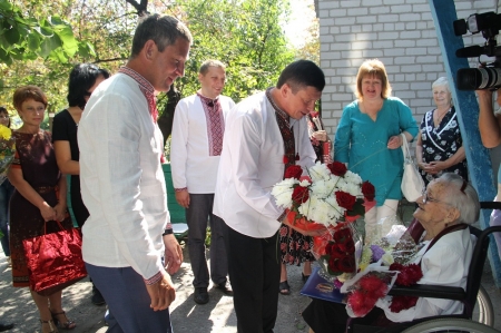 У День незалежності кременчужанка відсвяткувала 105-річний ювілей У День незалежності кременчужанка відсвяткувала 105-річний ювілей