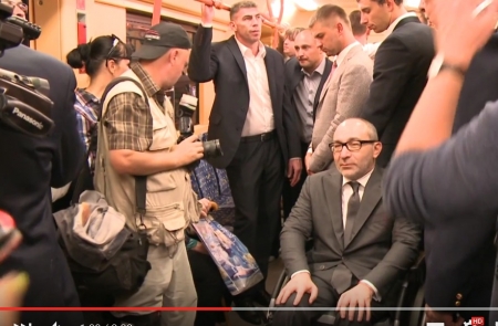 Кернес прокатился в кременчугском поезде Кернес прокатился в кременчугском поезде