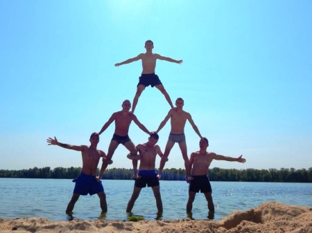 Воспитанники кременчугской колонии купались на пляже