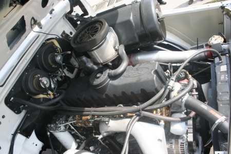 На серийные автомобили КрАЗ теперь ставят двигатели FORD