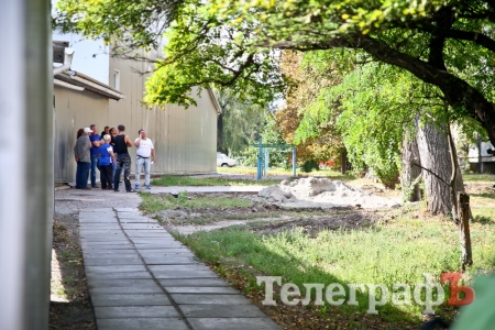 В Кременчуге жители протестуют против расширения катка “Айсберг”