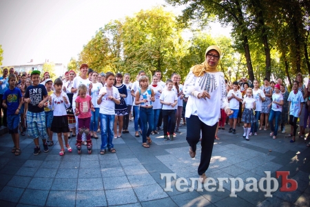 Посол Индонезии показала мастер-класс по индонезийским танцам