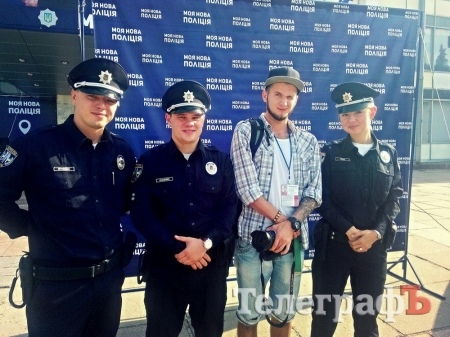 Кременчужане уже могут сделать фото с настоящими полицейскими