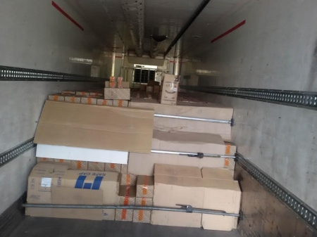 На выезде из Кременчуга задержали фуру с подпольным "боярышником"