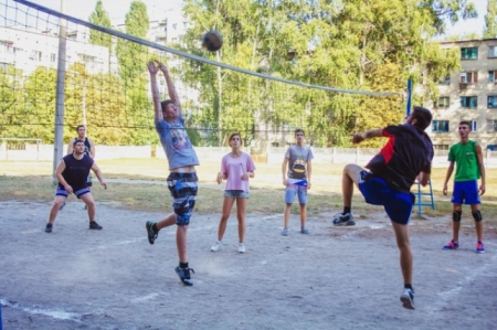 Турнір з волейболу об'єднав кременчуцьку молодь 