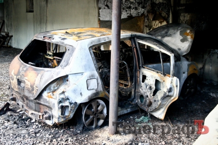 В Кременчуге ночью подожгли 6 автомобилей