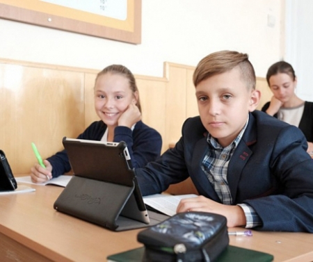 Каждому украинскому ученику — планшет и знания английского!