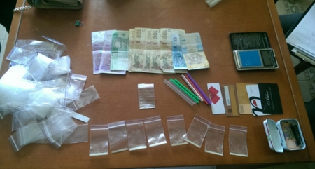 Кременчугские правоохранители задержали наркоторговку