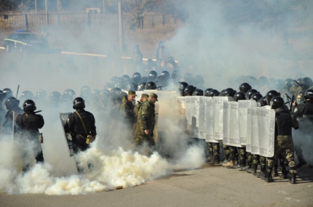 Міліція Полтавщини ліквідувала "масове заворушення"