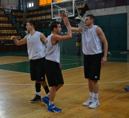 Баскетбольний клуб "Кремінь" сенсаційно переміг "Будівельник"