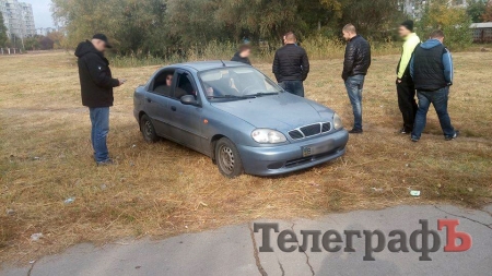 В Кременчуге у избирательного участка зафиксирован мордобой и прокалывание автошин