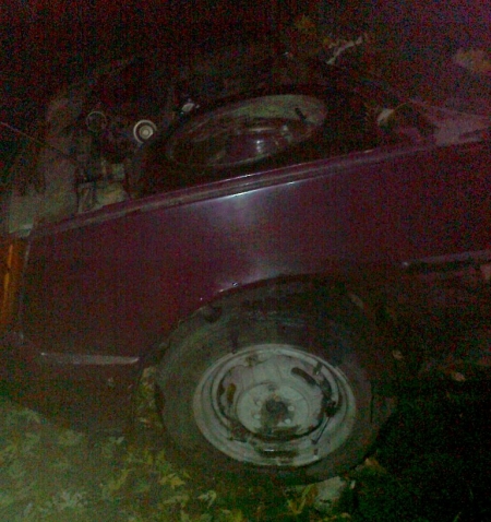 В Кременчуге ночью подожгли три автомобиля