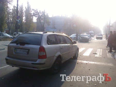 Из-за сломанного светофора в центре Кременчуга столкнулись Daewoo и Chevrolet