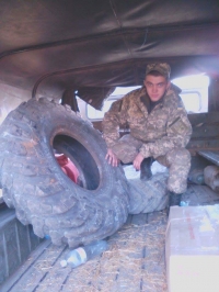 Резина от неизвестного человека, ласточка в строю, львовяне со сладким "Приветом"