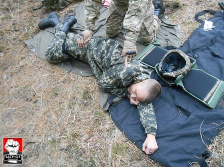 Молоді кременчужани навчалися евакуації поранених та тактиці бою