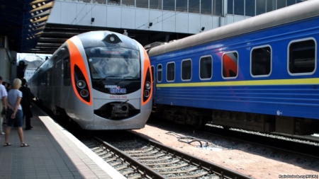 "Укрзалізниця" будет продавать билеты на международные поезда в онлайн-режиме